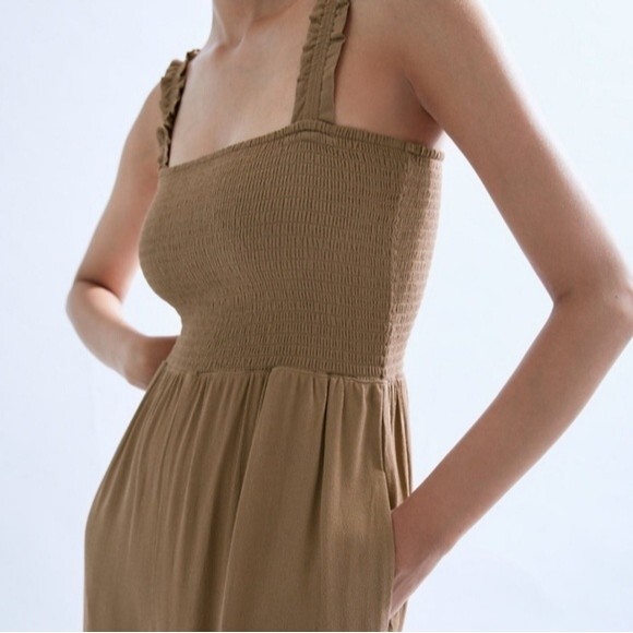 Aritzia Wilfred Chianti Jumpsuit Brown Smocked Midi Ruffle Summer Sz Medium - Picture 2 of 7